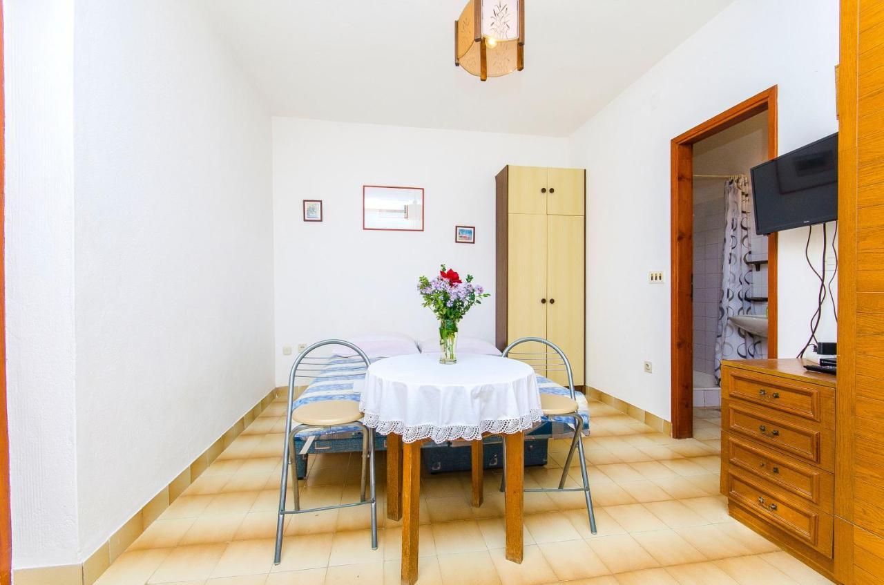Apartments By The Sea Pisak, Omis - 2802 Exterior foto