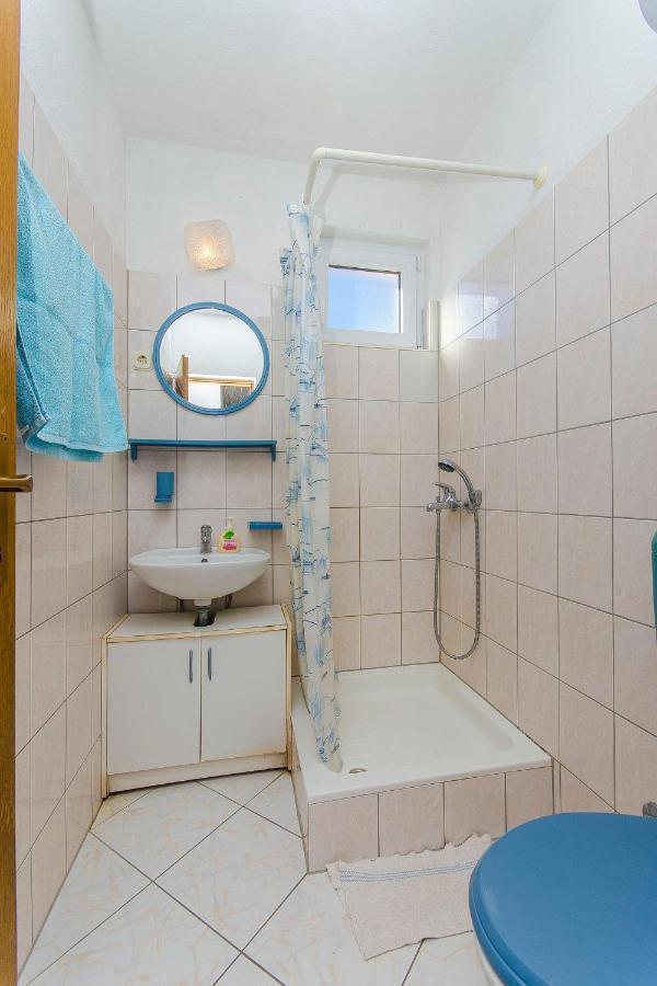 Apartments By The Sea Pisak, Omis - 2802 Exterior foto